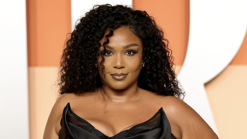 Pop-Out-Then-Lizzo-Trends-After-Showing-Off-Her-Dramatic-Weight-Loss-At-Vanity-Fair-Oscars-Afterparty-PHOTOS.jpg